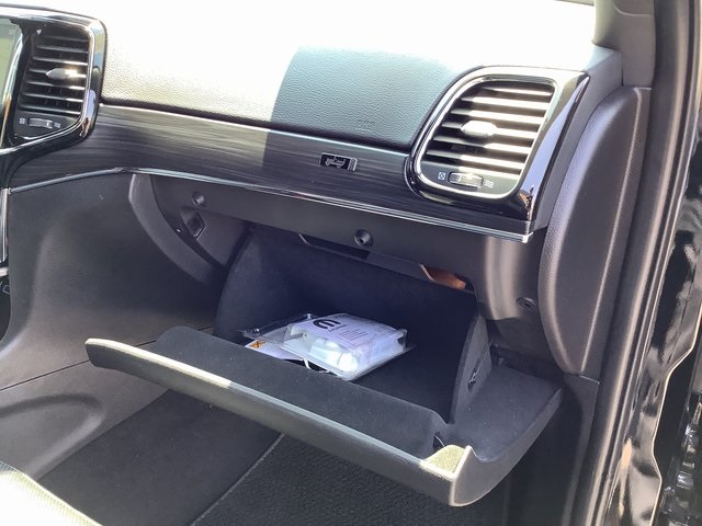 Vehicle image 39 of 42