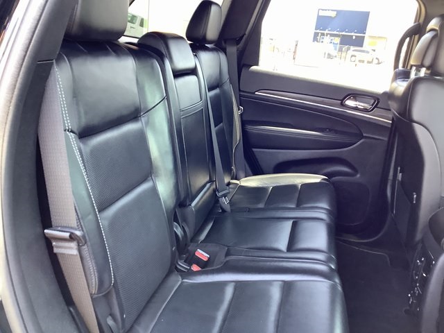 Vehicle image 33 of 42