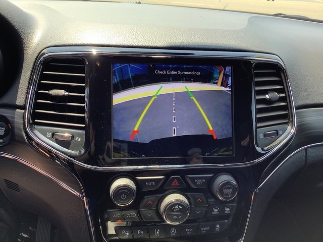 Vehicle image 21 of 42
