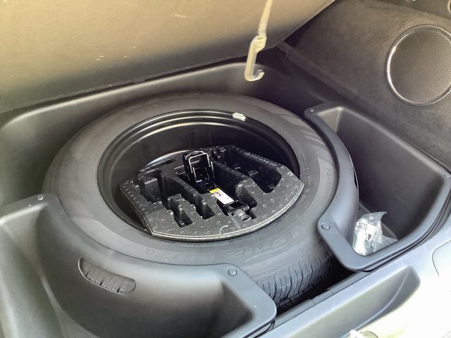 Vehicle image 31 of 42