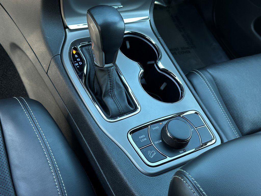 Vehicle image 34 of 35