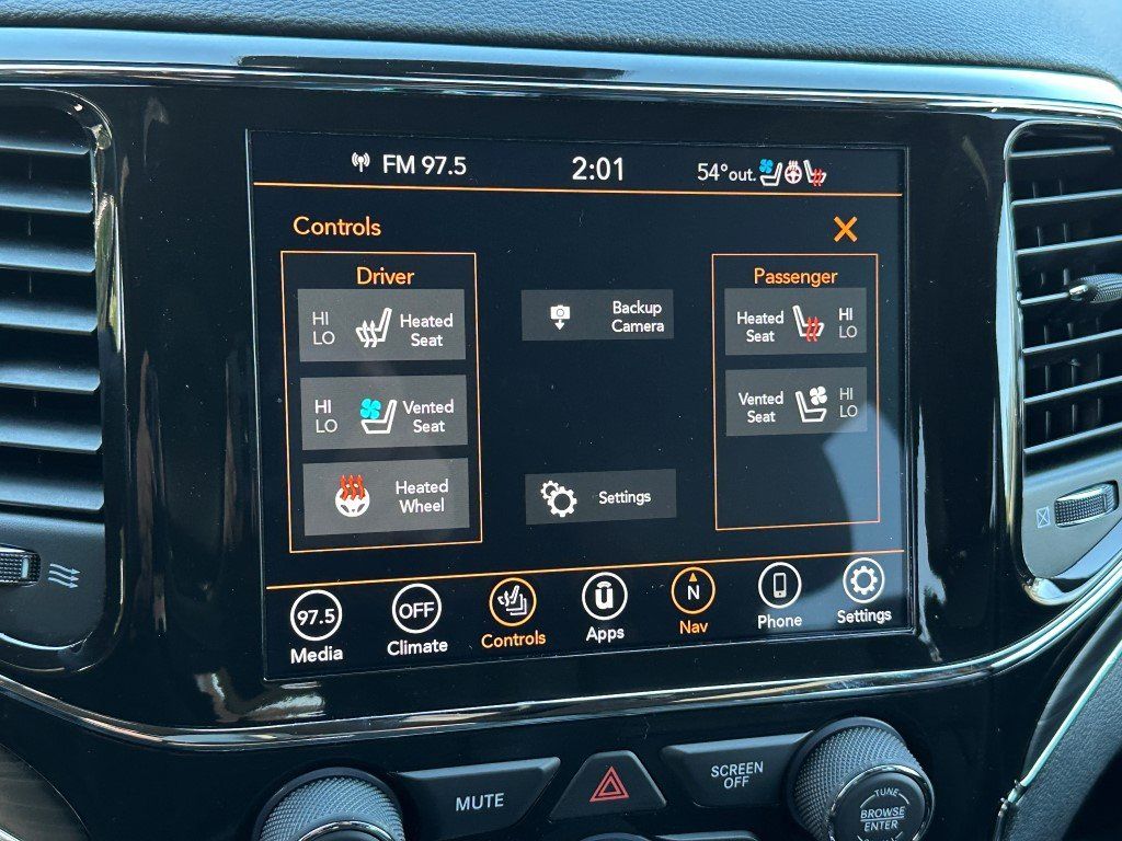 Vehicle image 32 of 35