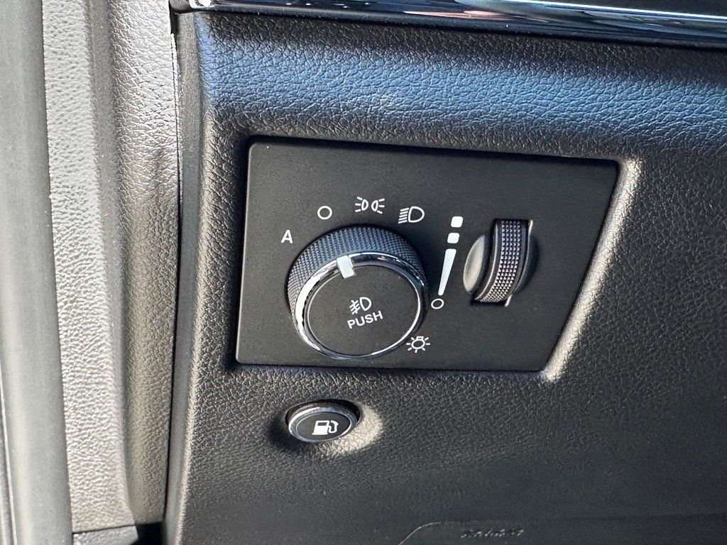 Vehicle image 24 of 35