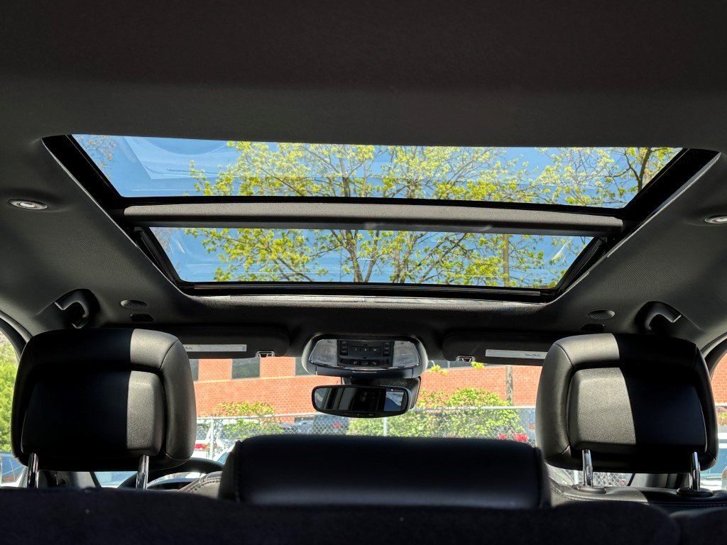 Vehicle image 8 of 35