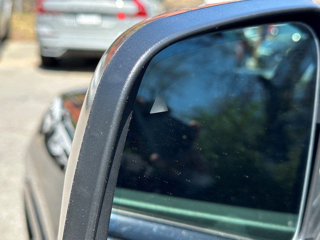 Vehicle image 21 of 35