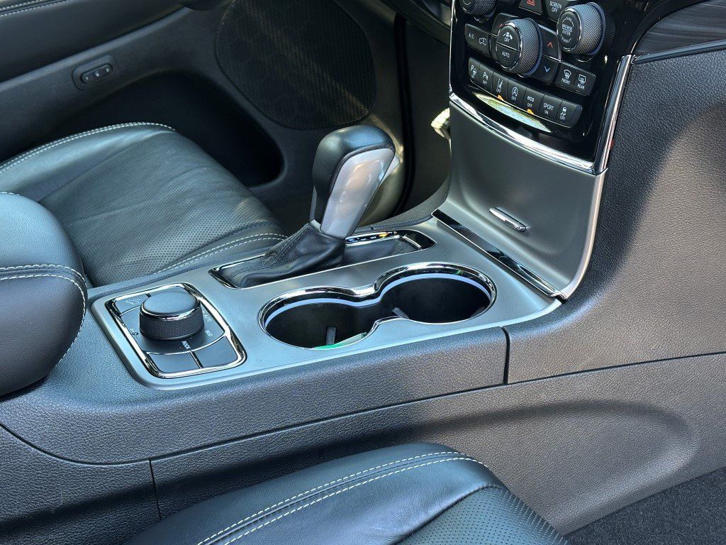 Vehicle image 14 of 35