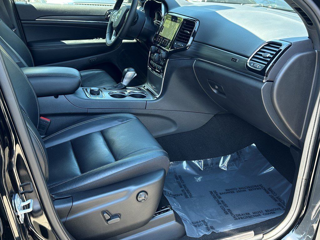 Vehicle image 12 of 35