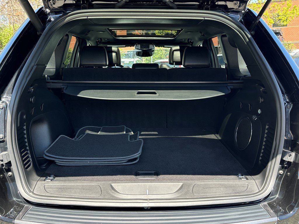 Vehicle image 6 of 35