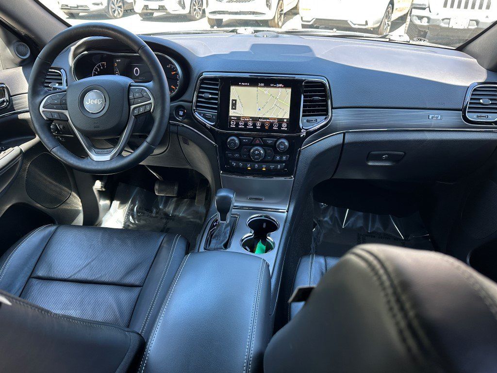 Vehicle image 19 of 35