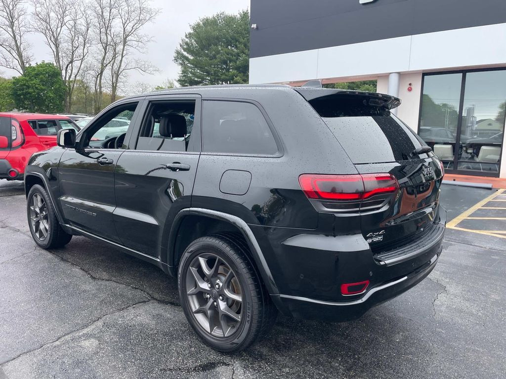 Vehicle image 6 of 34