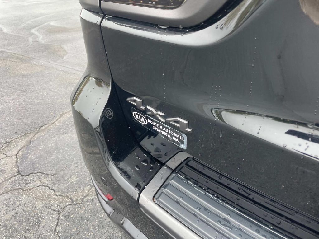 Vehicle image 8 of 34