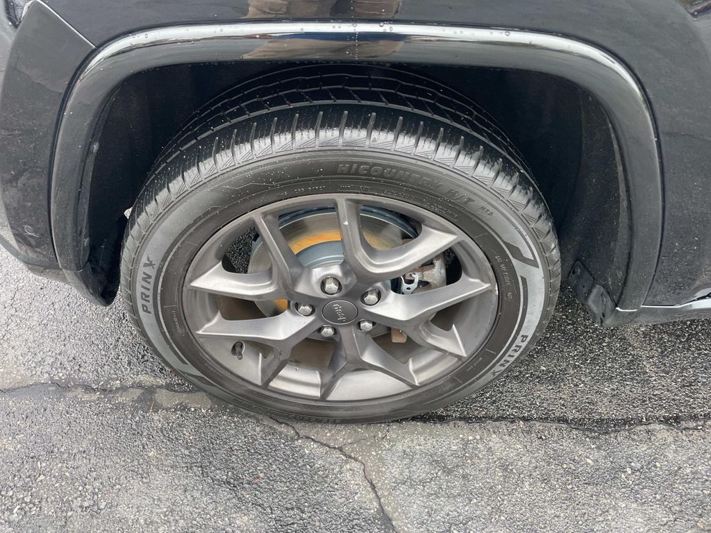 Vehicle image 12 of 34