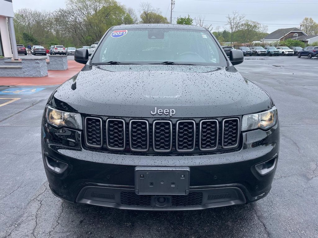 Vehicle image 11 of 34