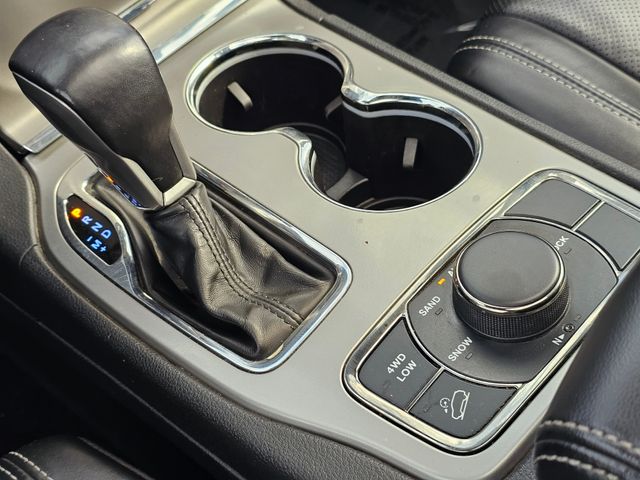 Vehicle image 36 of 40