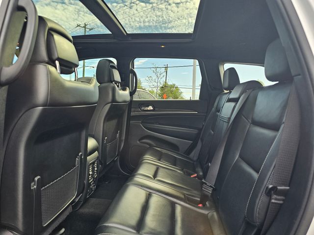 Vehicle image 23 of 40