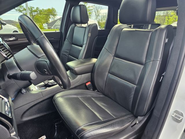 Vehicle image 17 of 40