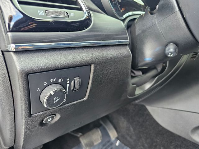 Vehicle image 20 of 40
