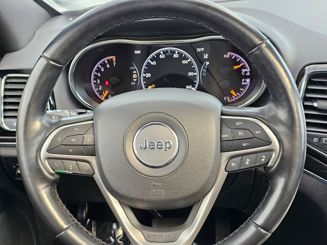 Vehicle image 32 of 40