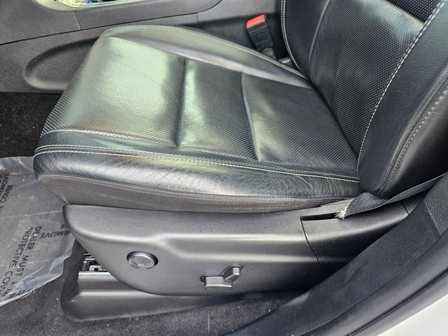Vehicle image 19 of 40