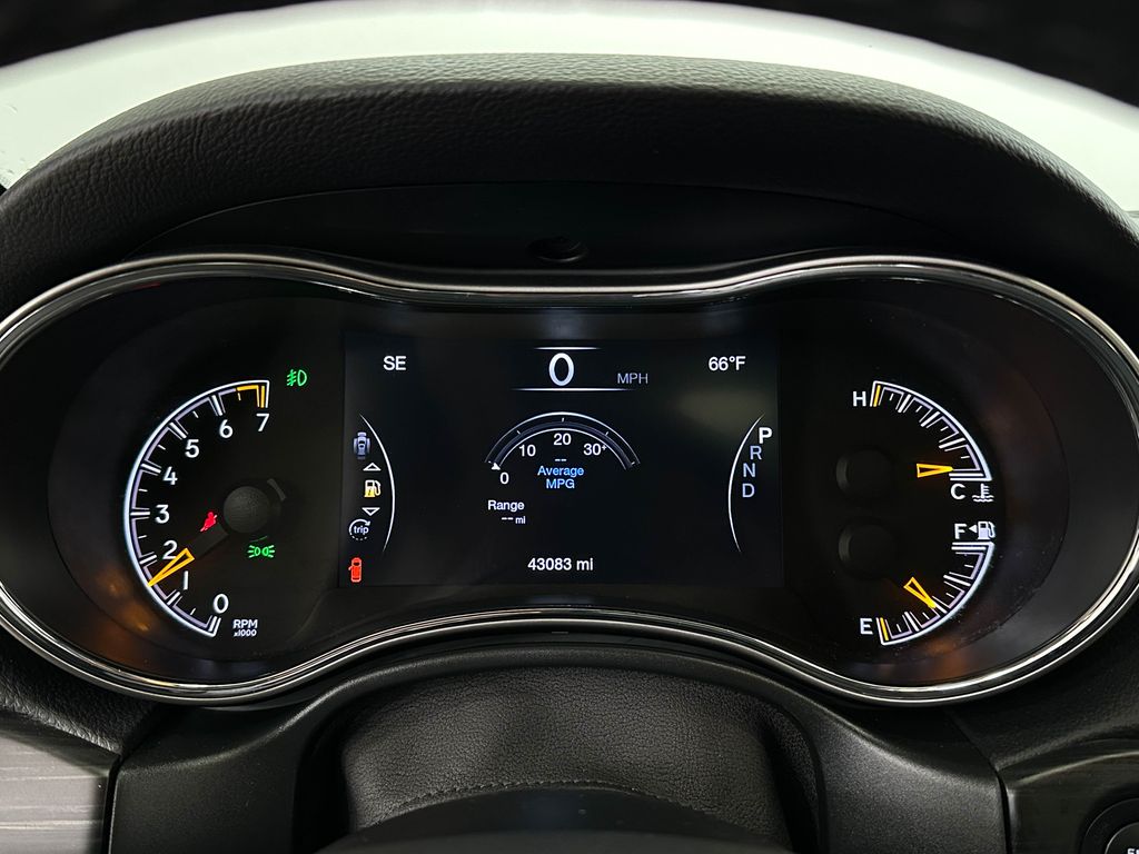 Vehicle image 10 of 38