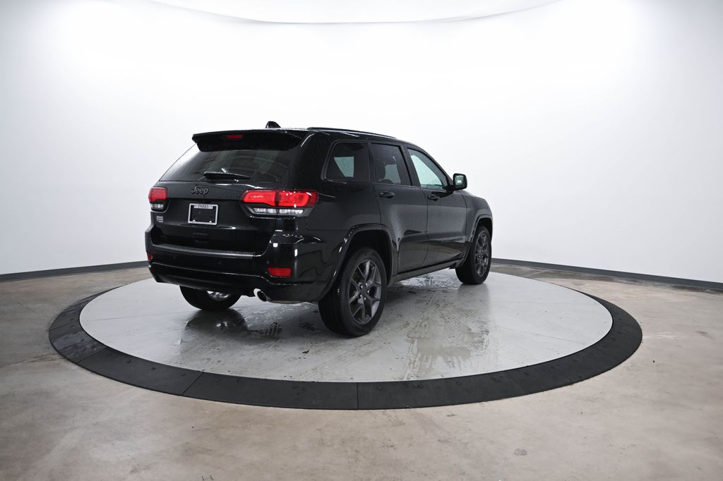 Vehicle image 6 of 38