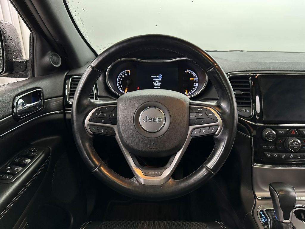 Vehicle image 9 of 38