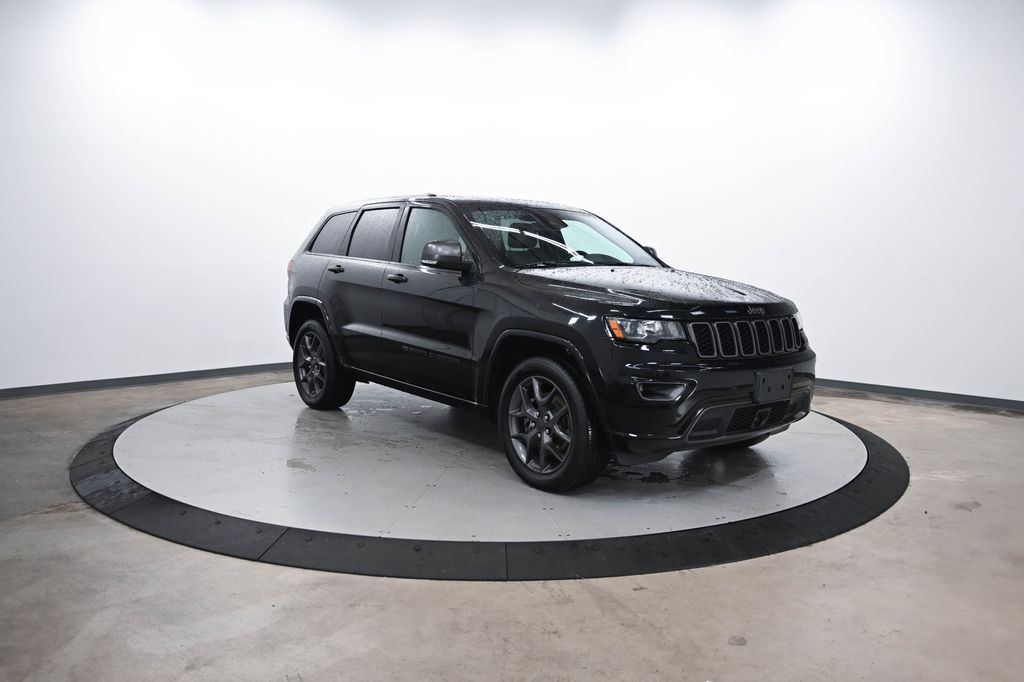 Vehicle image 4 of 38