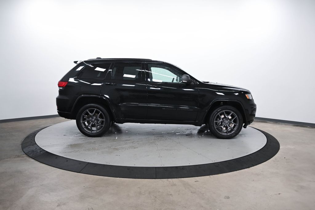 Vehicle image 5 of 38