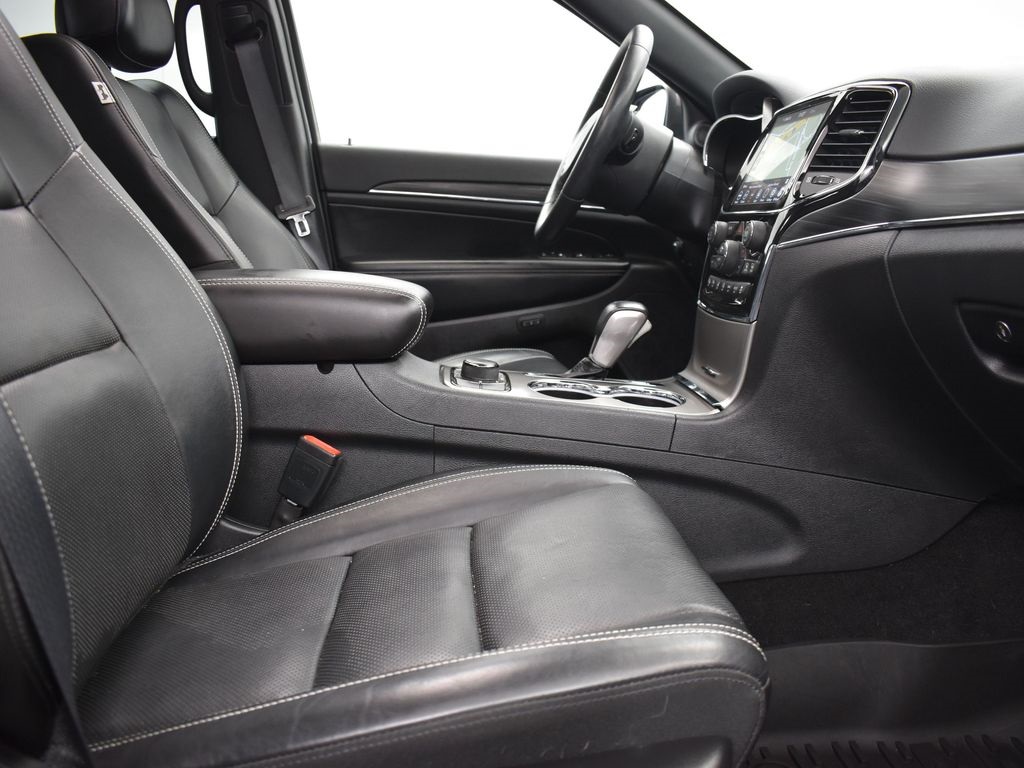 Vehicle image 46 of 54