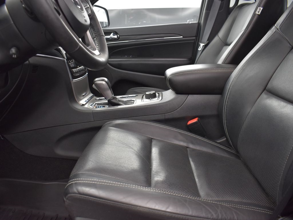 Vehicle image 34 of 54