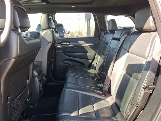 Vehicle image 10 of 33