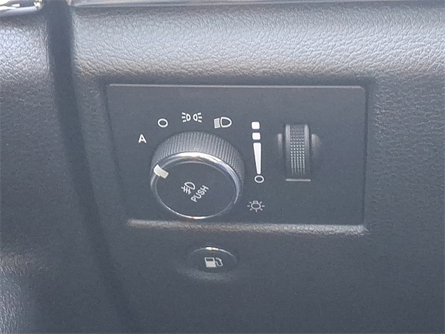 Vehicle image 29 of 33