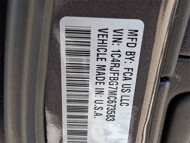Vehicle image 32 of 33