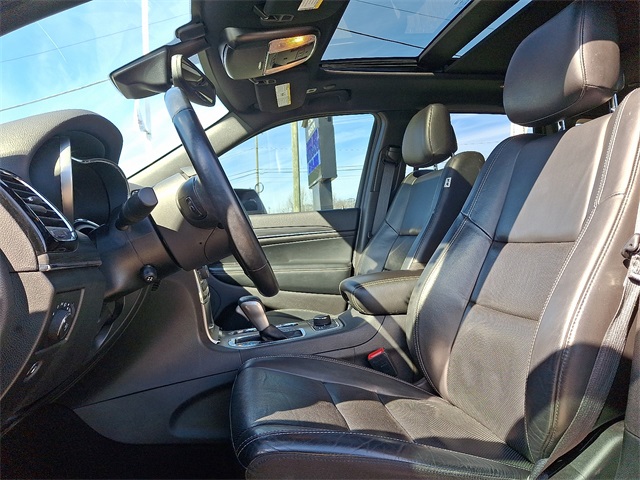 Vehicle image 13 of 33