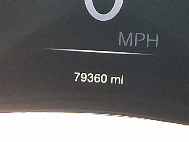 Vehicle image 21 of 33
