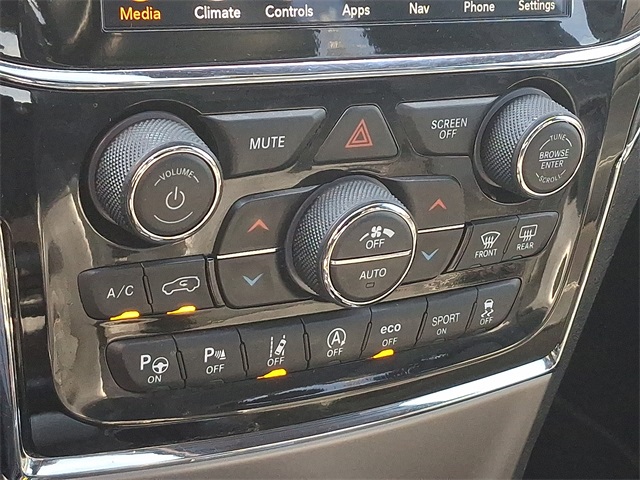 Vehicle image 16 of 33