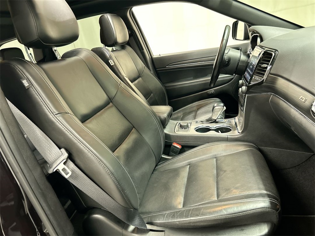 Vehicle image 24 of 31