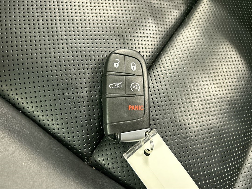 Vehicle image 13 of 31