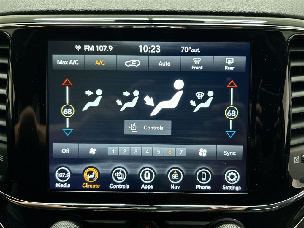 Vehicle image 18 of 31