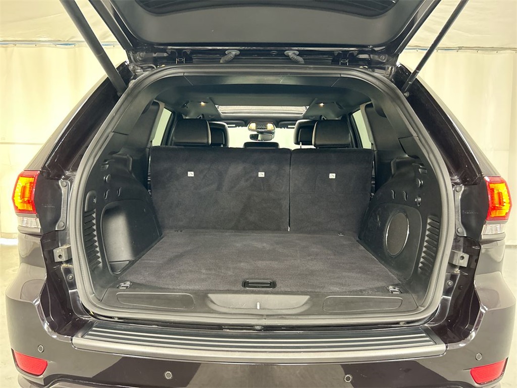Vehicle image 23 of 31