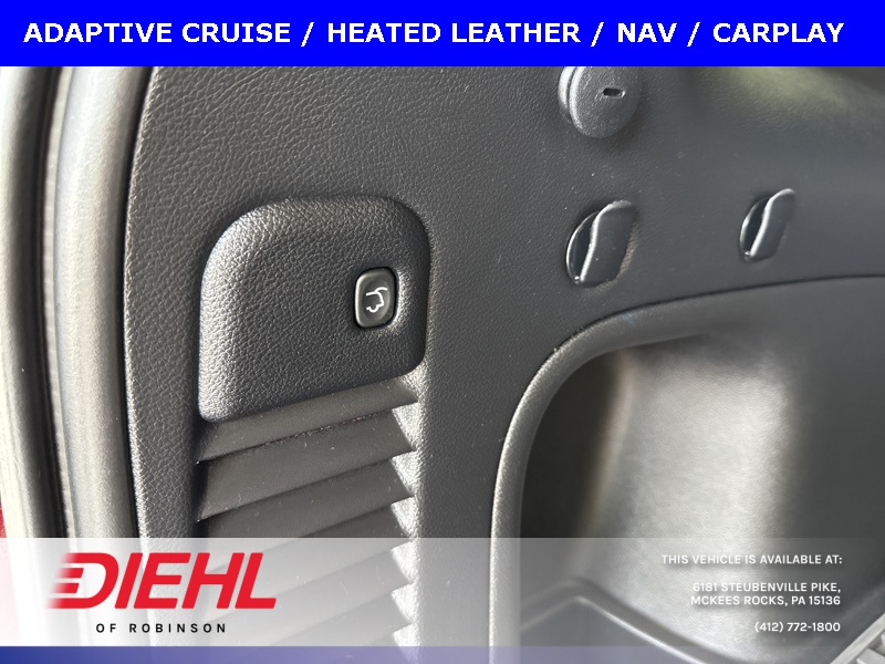 Vehicle image 32 of 40
