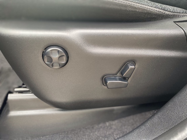 Vehicle image 11 of 30