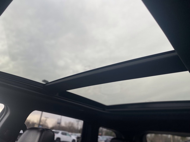 Vehicle image 14 of 30