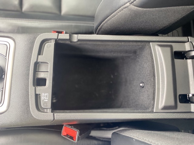 Vehicle image 27 of 30