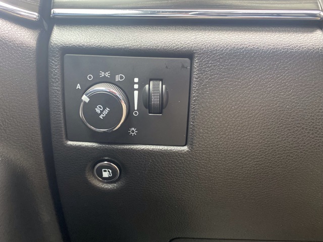 Vehicle image 19 of 30