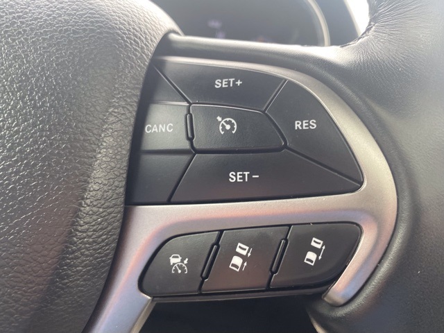 Vehicle image 18 of 30