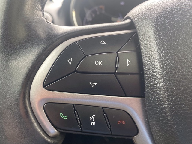 Vehicle image 17 of 30