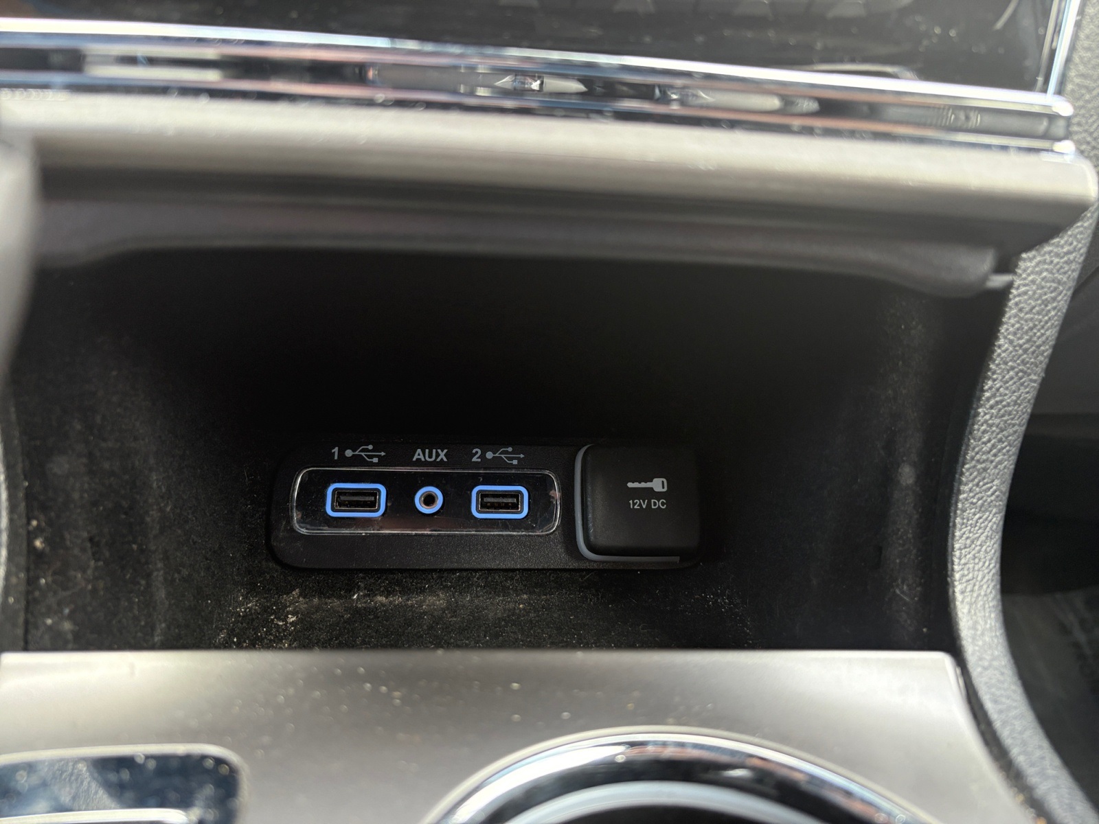 Vehicle image 19 of 34