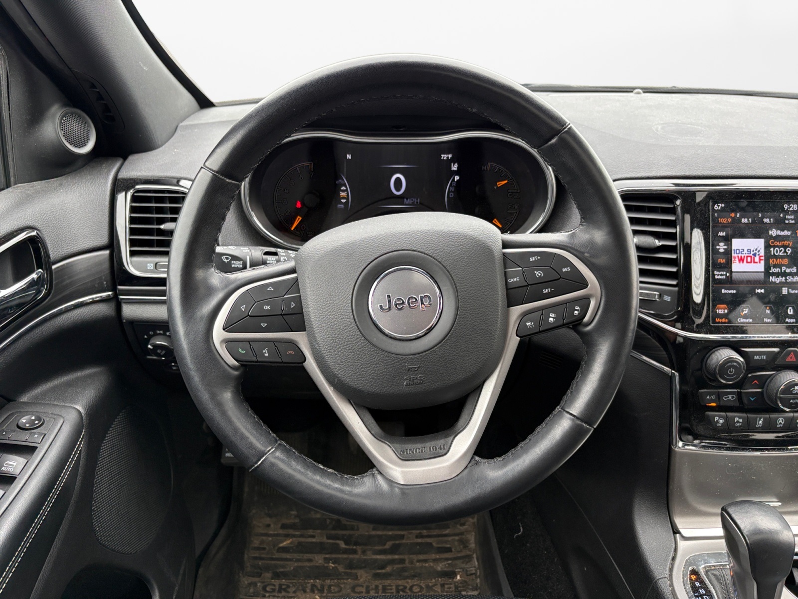 Vehicle image 31 of 34