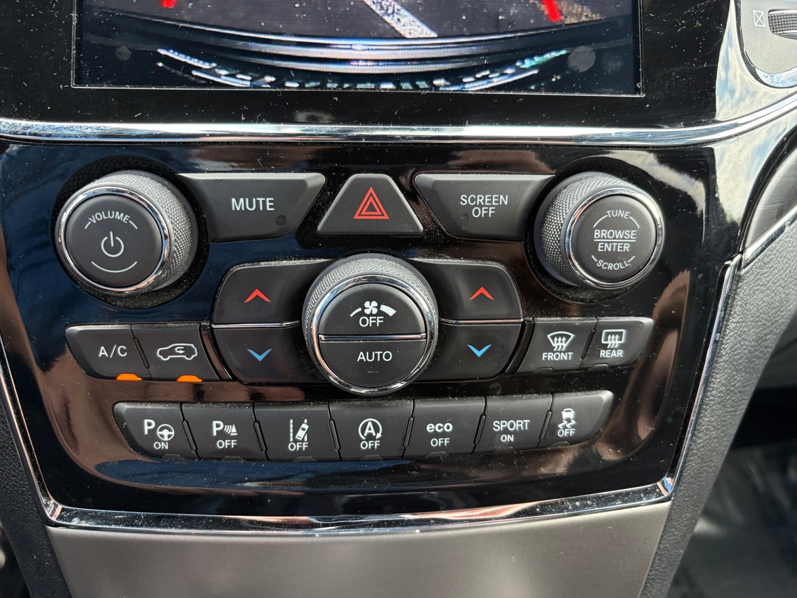 Vehicle image 17 of 34